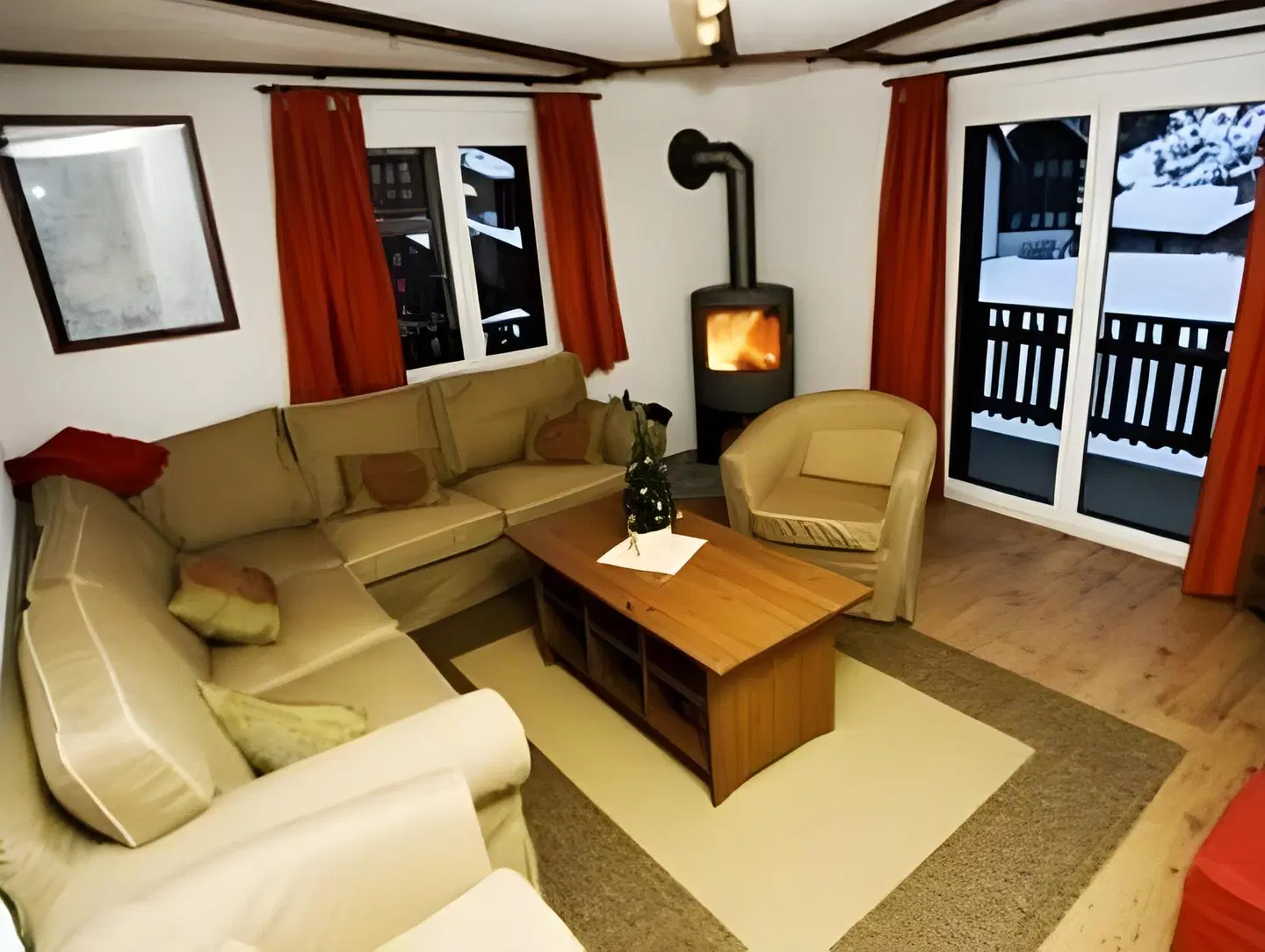 BaseCamp Apartments ROOM_EXAMPLE