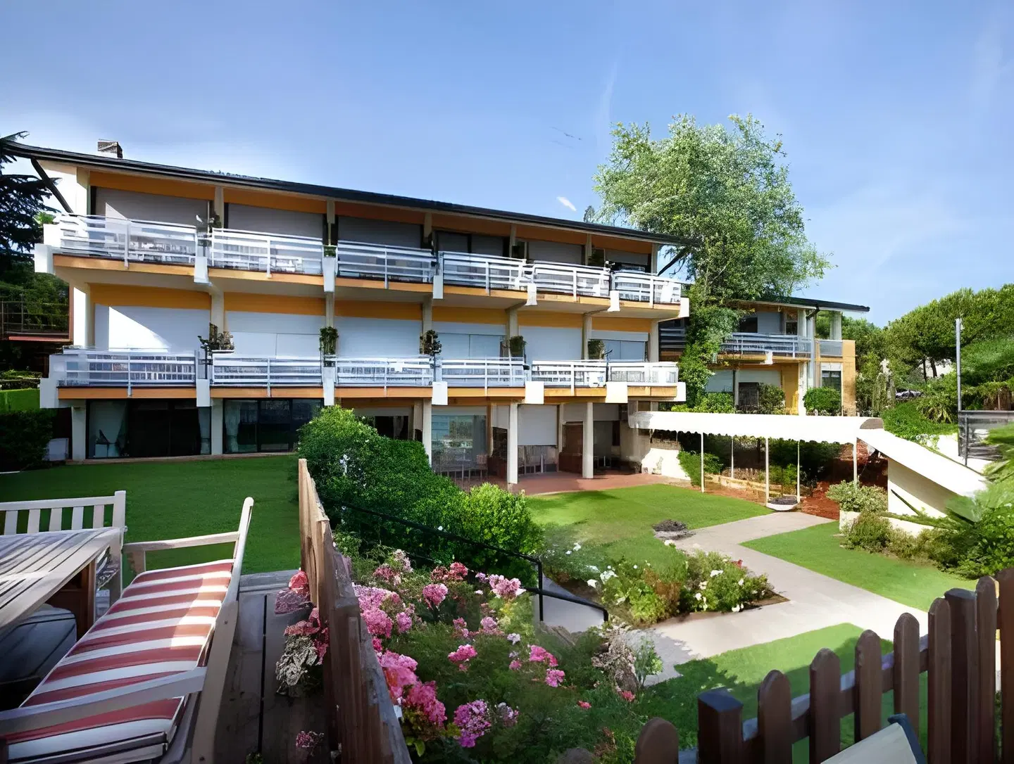 Lido International EXTERIOR