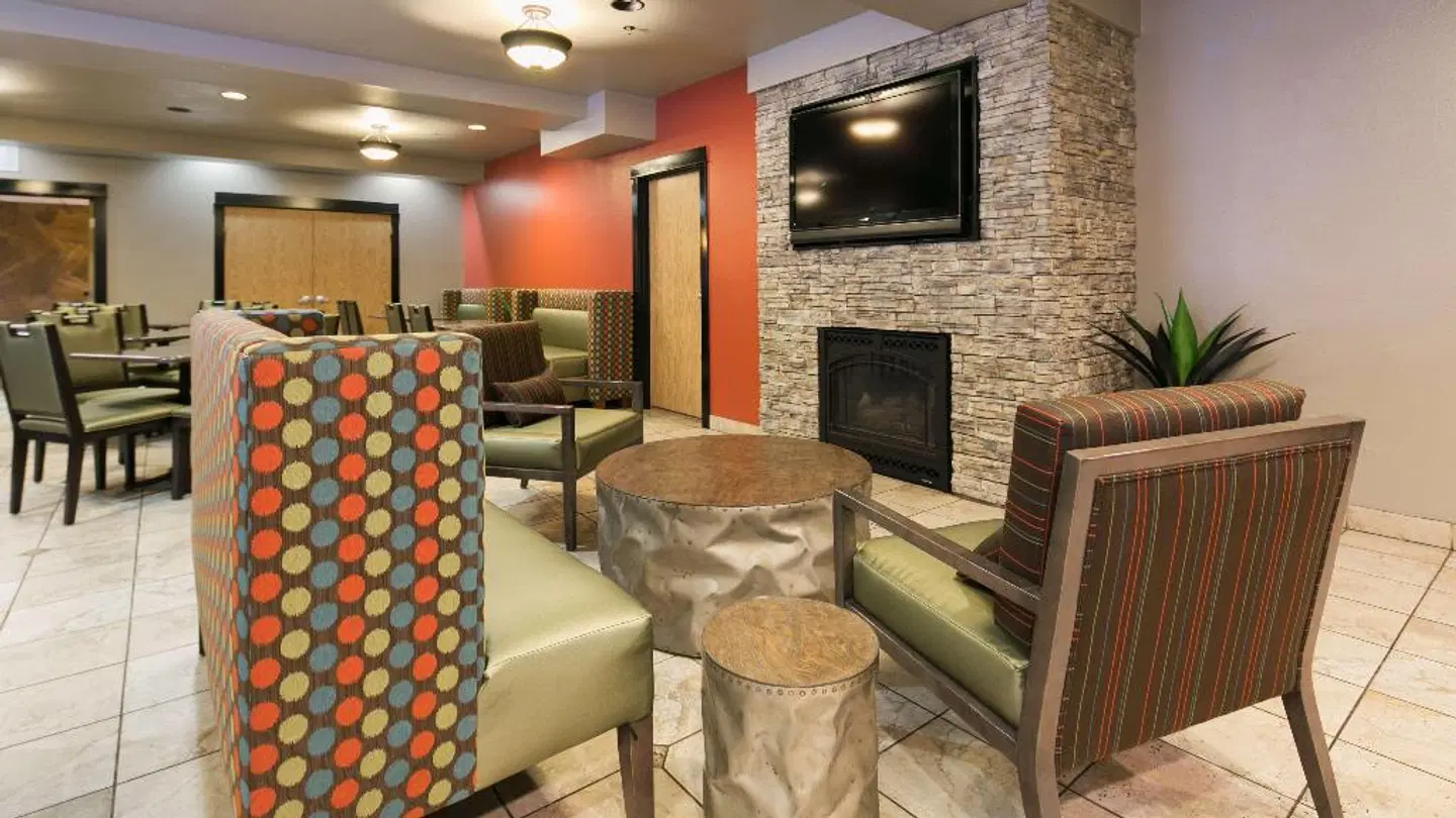 Best Western PLUS Lincoln Inn Bar