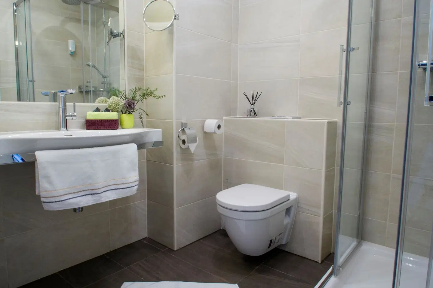 College Garden Hotel Badezimmer