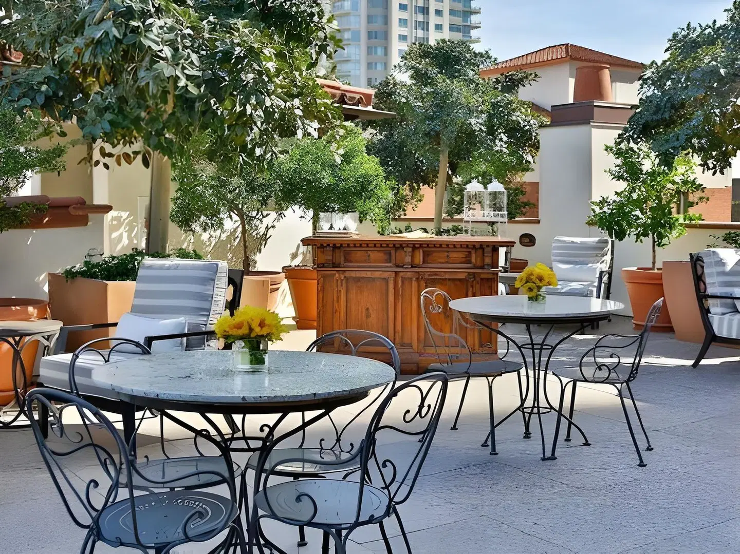 Plaza la Reina Terrasse