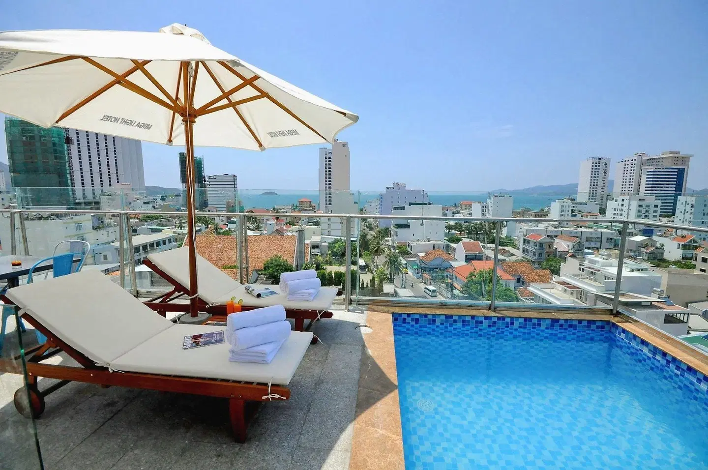 Mega Light Hotel TERRACE