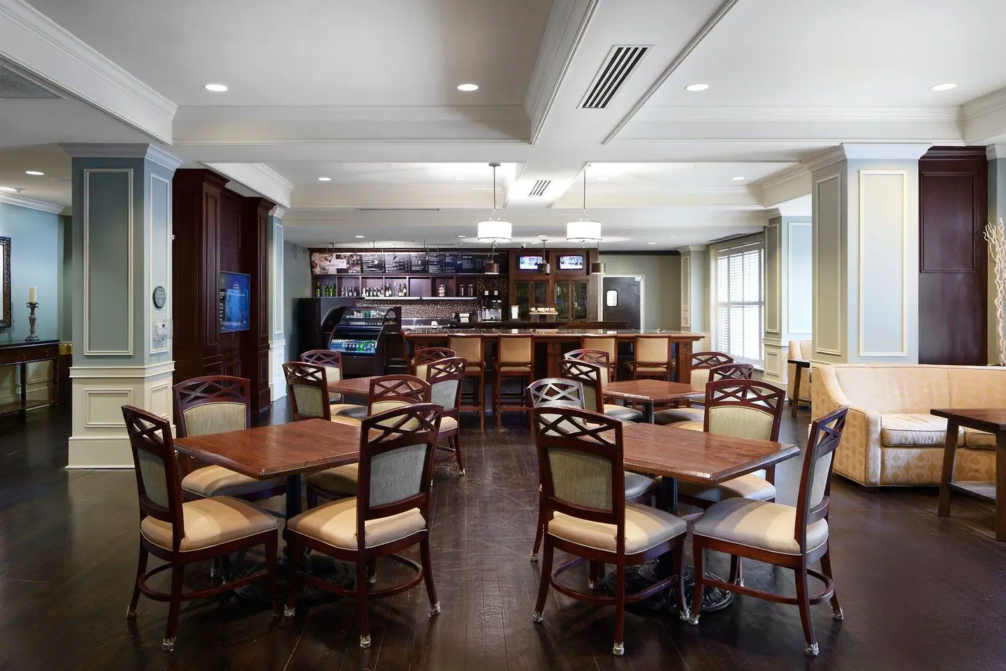 Courtyard by Marriott Charleston Mt. Pleasant Bar