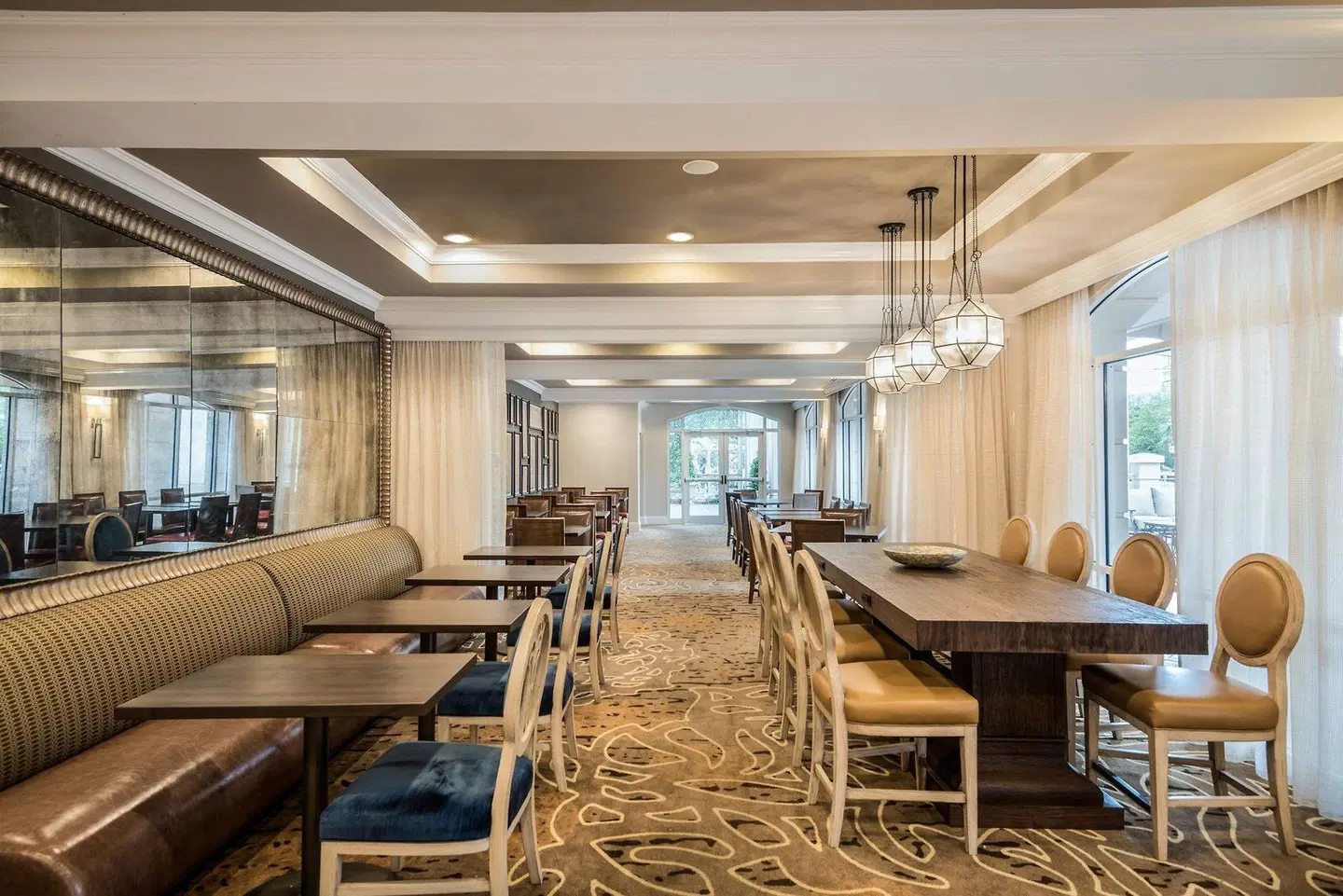 Courtyard by Marriott Charleston Historic District Bar