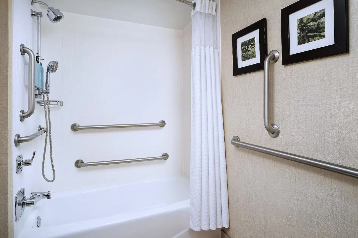 Courtyard by Marriott Charleston Historic District Badezimmer