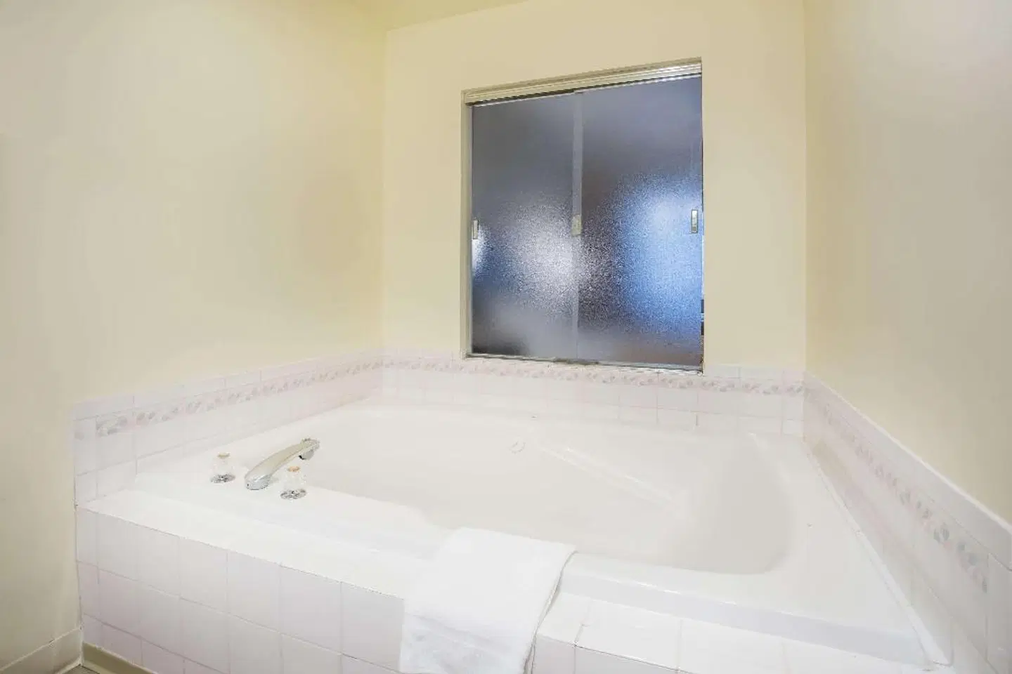 Days Inn by Wyndham Seattle Aurora ROOM_EXAMPLE