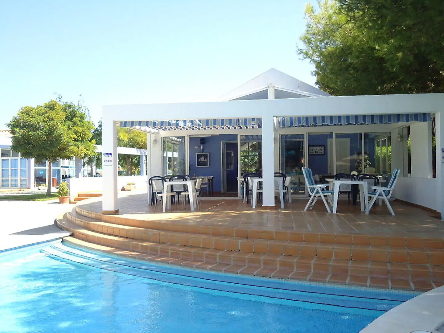 Club Ciudadela OUTDOOR_POOL