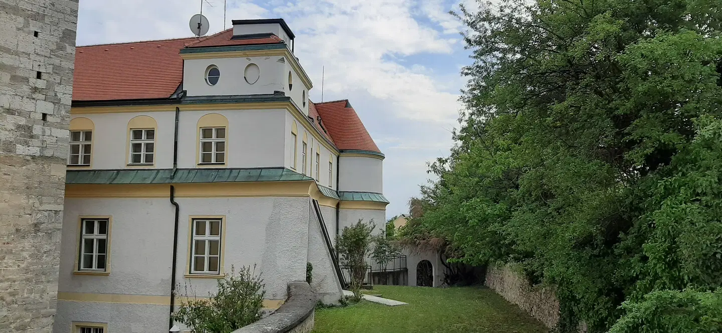 Hotel Schloss Gumpoldskirchen EXTERIOR
