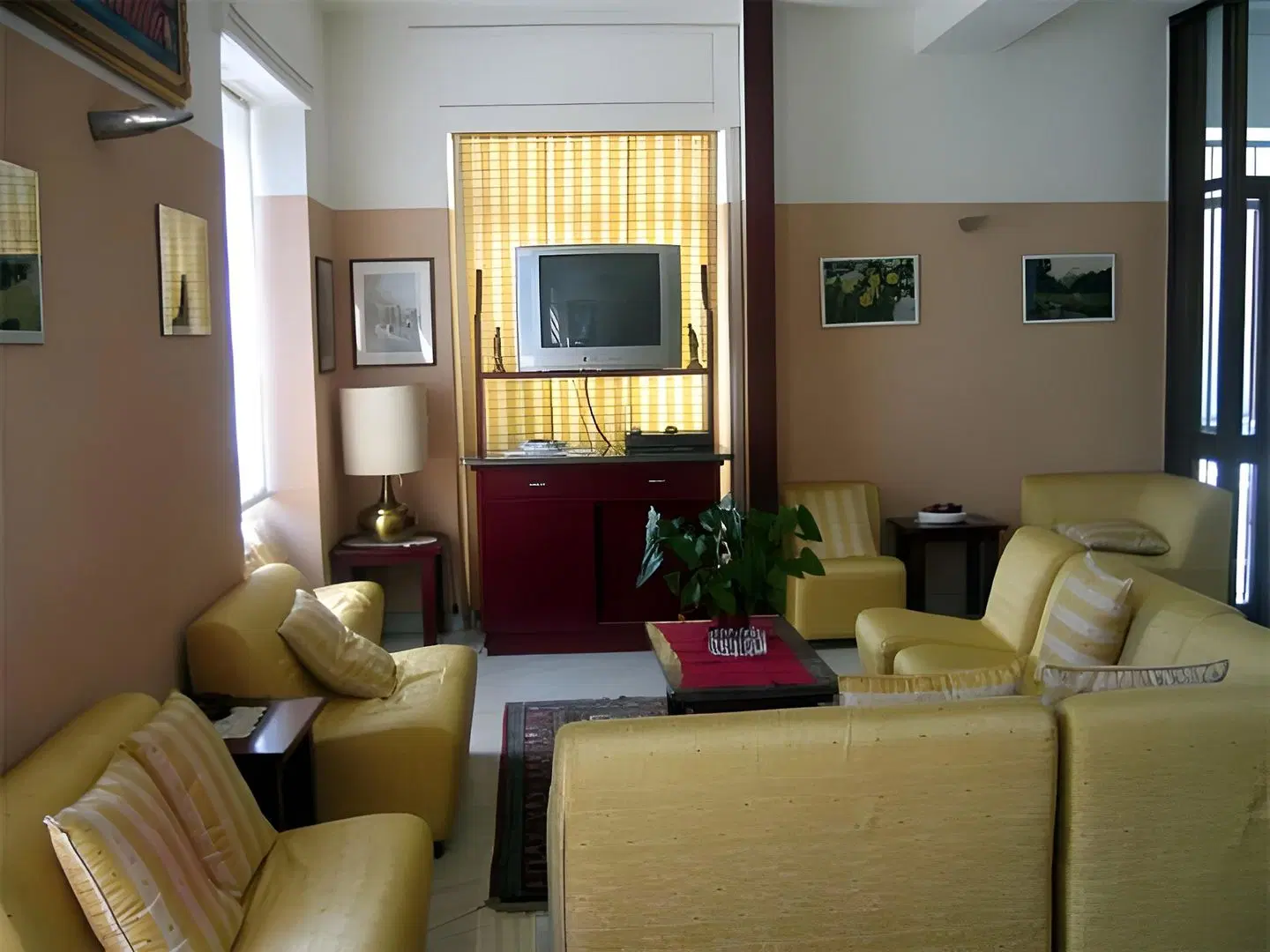 Riviera LOUNGE_LOBBY