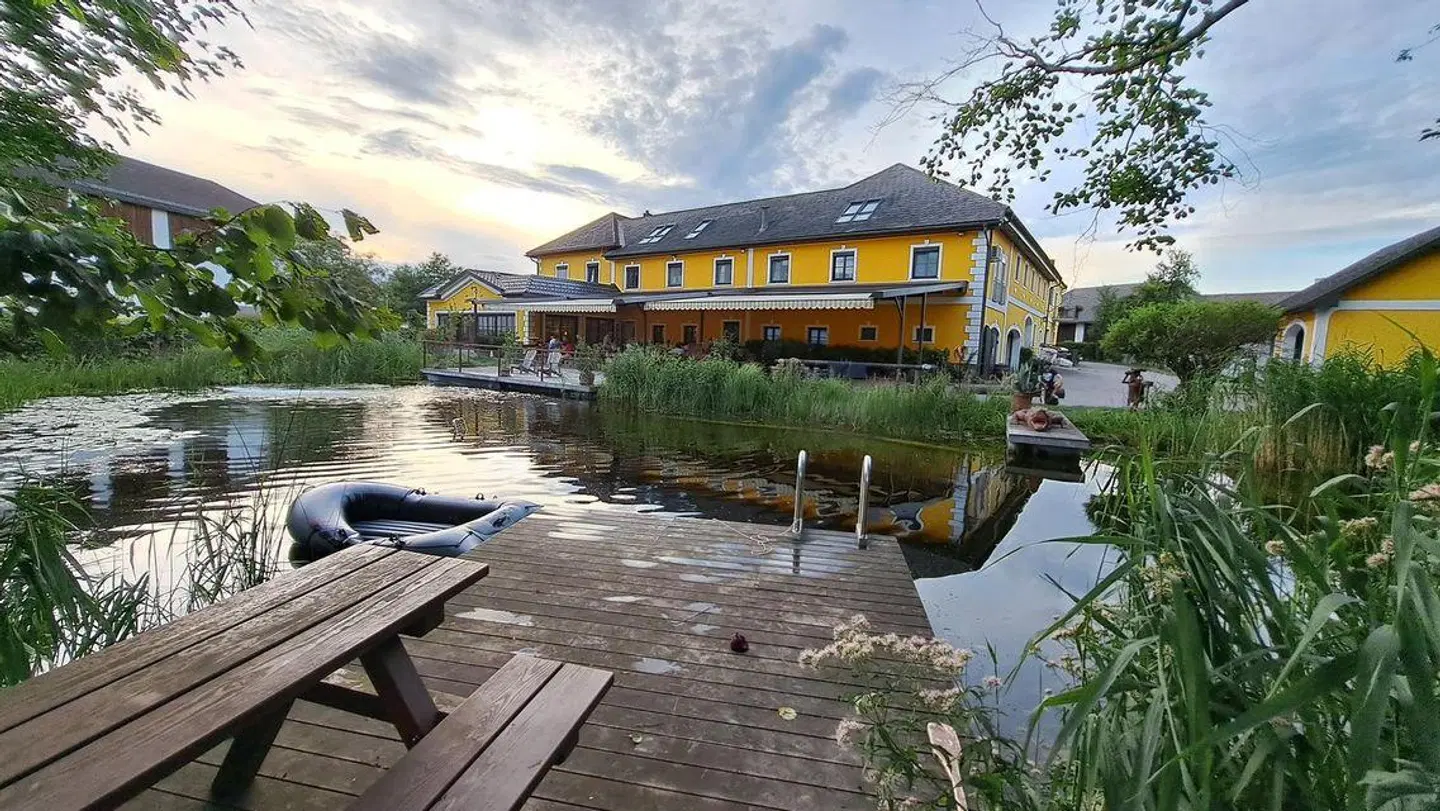 Perbersdorfer Heuriger Terrasse