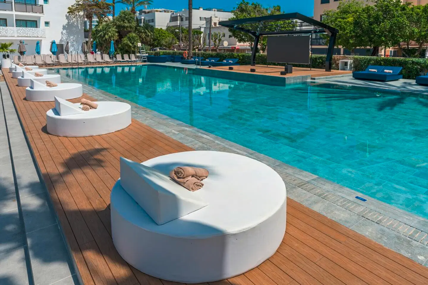 Vibra Mare Nostrum OUTDOOR_POOL