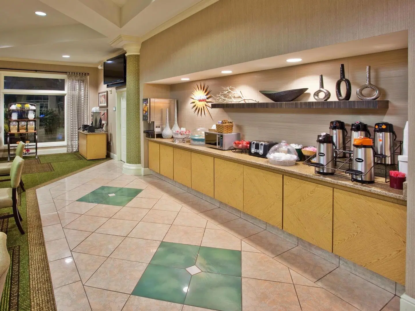 La Quinta Inn & Suites by Wyndham Greenville Haywood LOUNGE_LOBBY