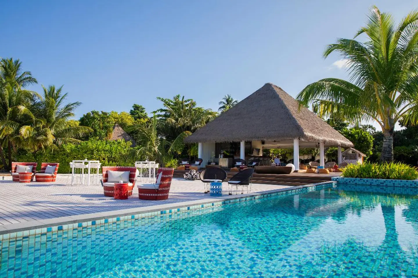 Mercure Maldives Kooddoo Resort OUTDOOR_POOL