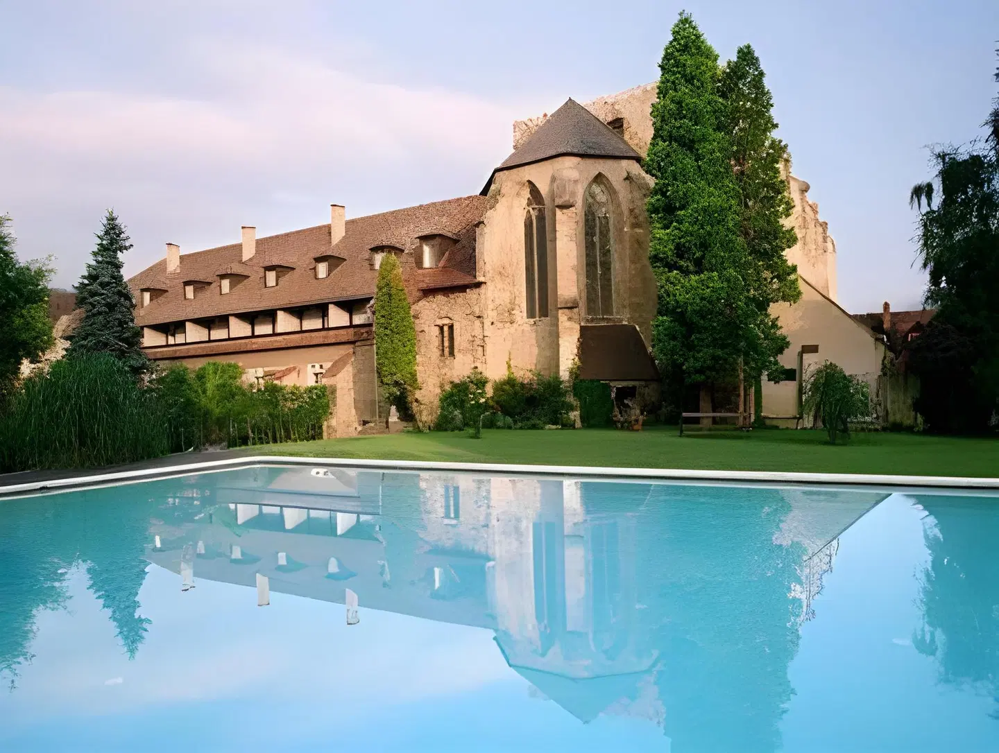 Richard Löwenherz OUTDOOR_POOL