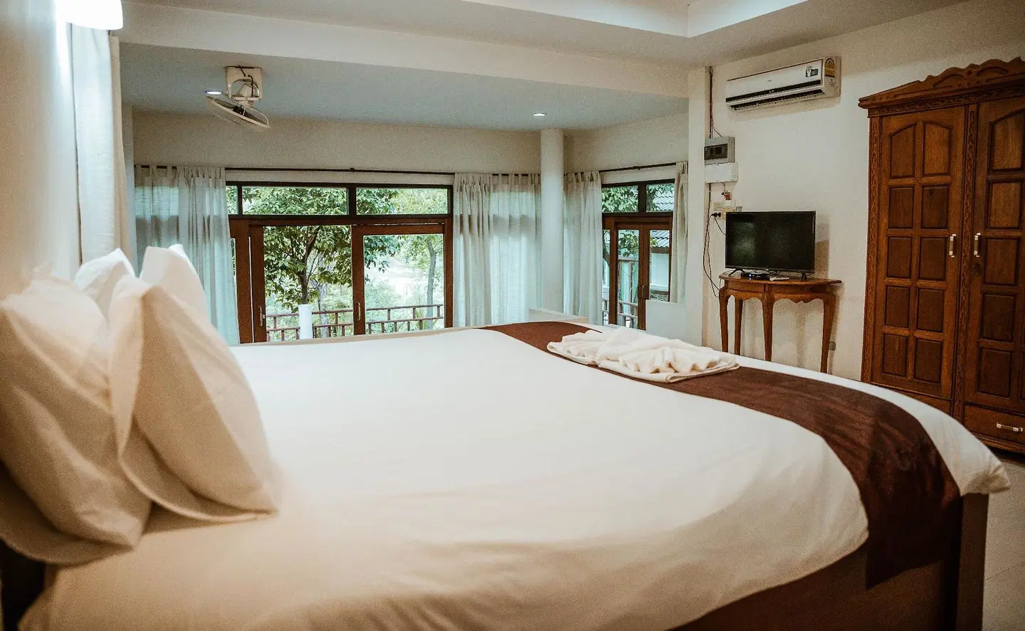 Tak Andaman Resort & Hotel ROOM_EXAMPLE