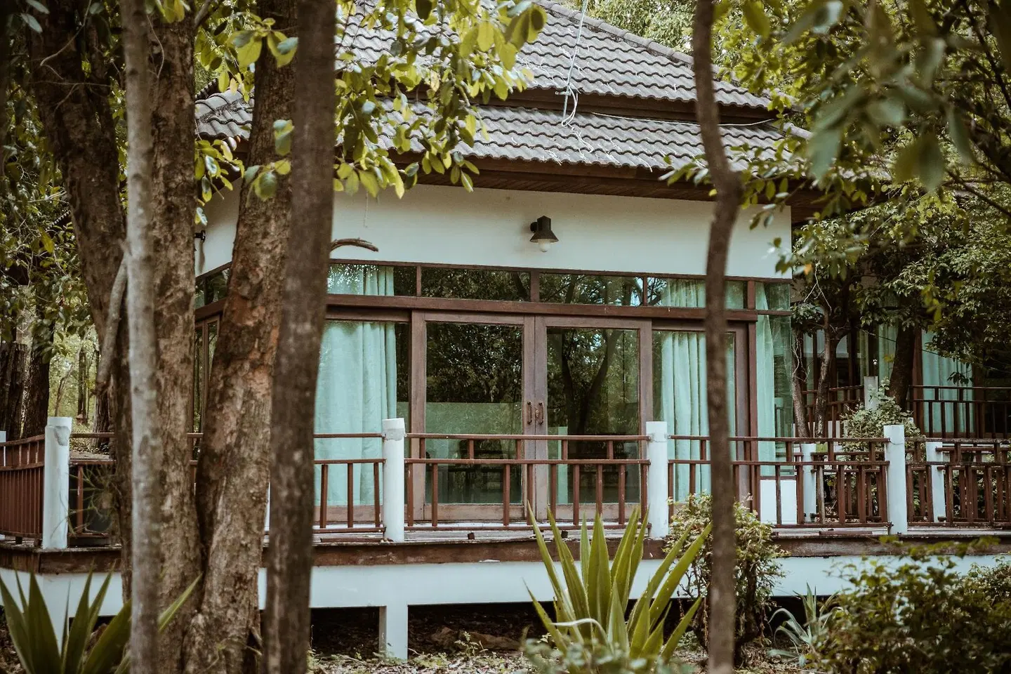 Tak Andaman Resort & Hotel EXTERIOR
