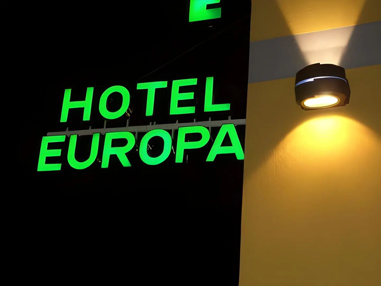 Europa EXTERIOR