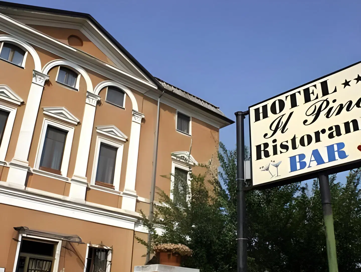 Il Pino EXTERIOR