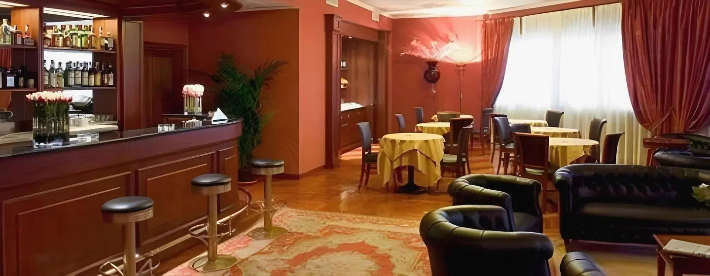 Maxim Restaurant