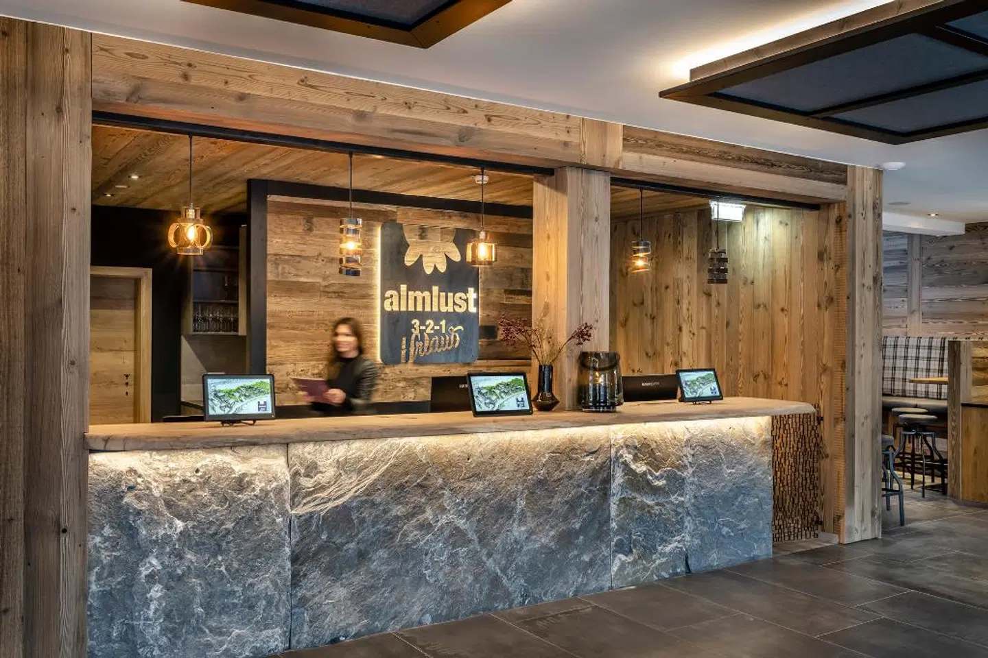 Almdorf Almlust Bar