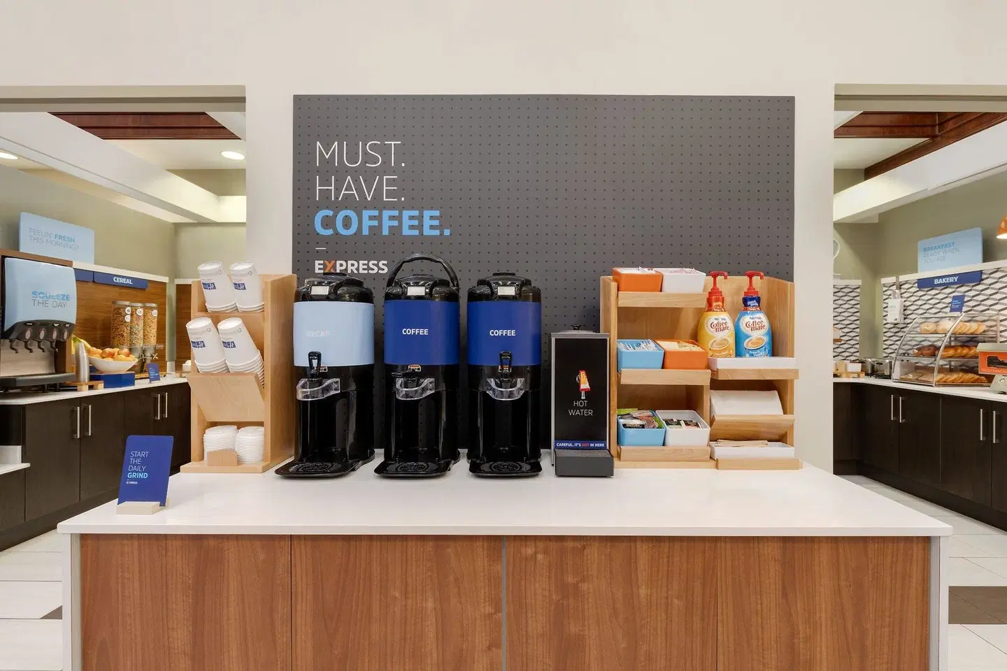 Holiday Inn Express & Suites Charleston - Mount Pleasant by IHG LOUNGE_LOBBY