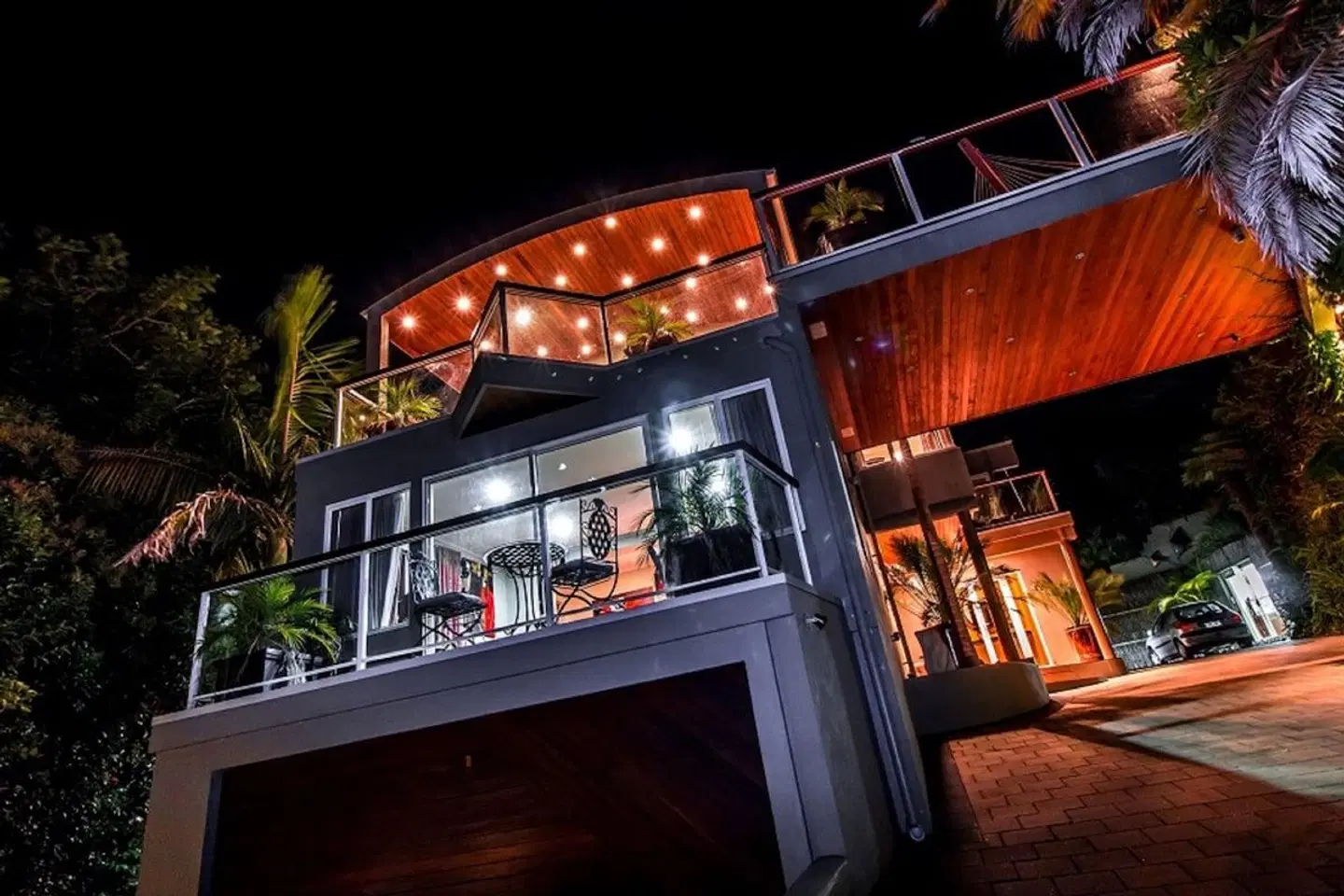 Sanctuary Palms Bar