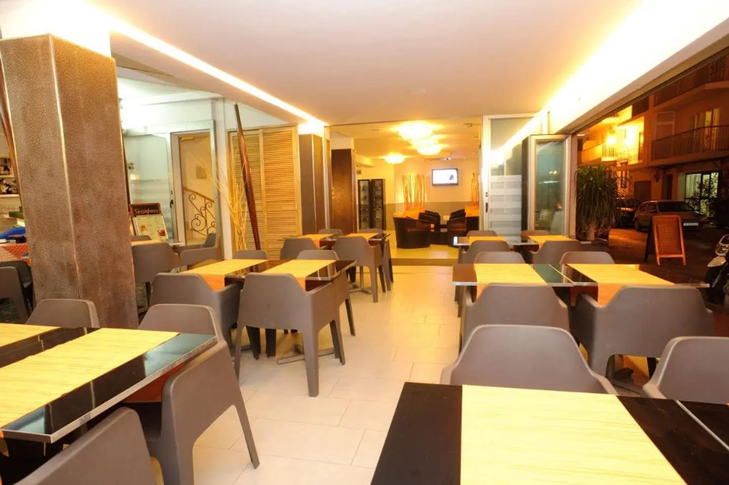 Florencio Hostal LOUNGE_LOBBY