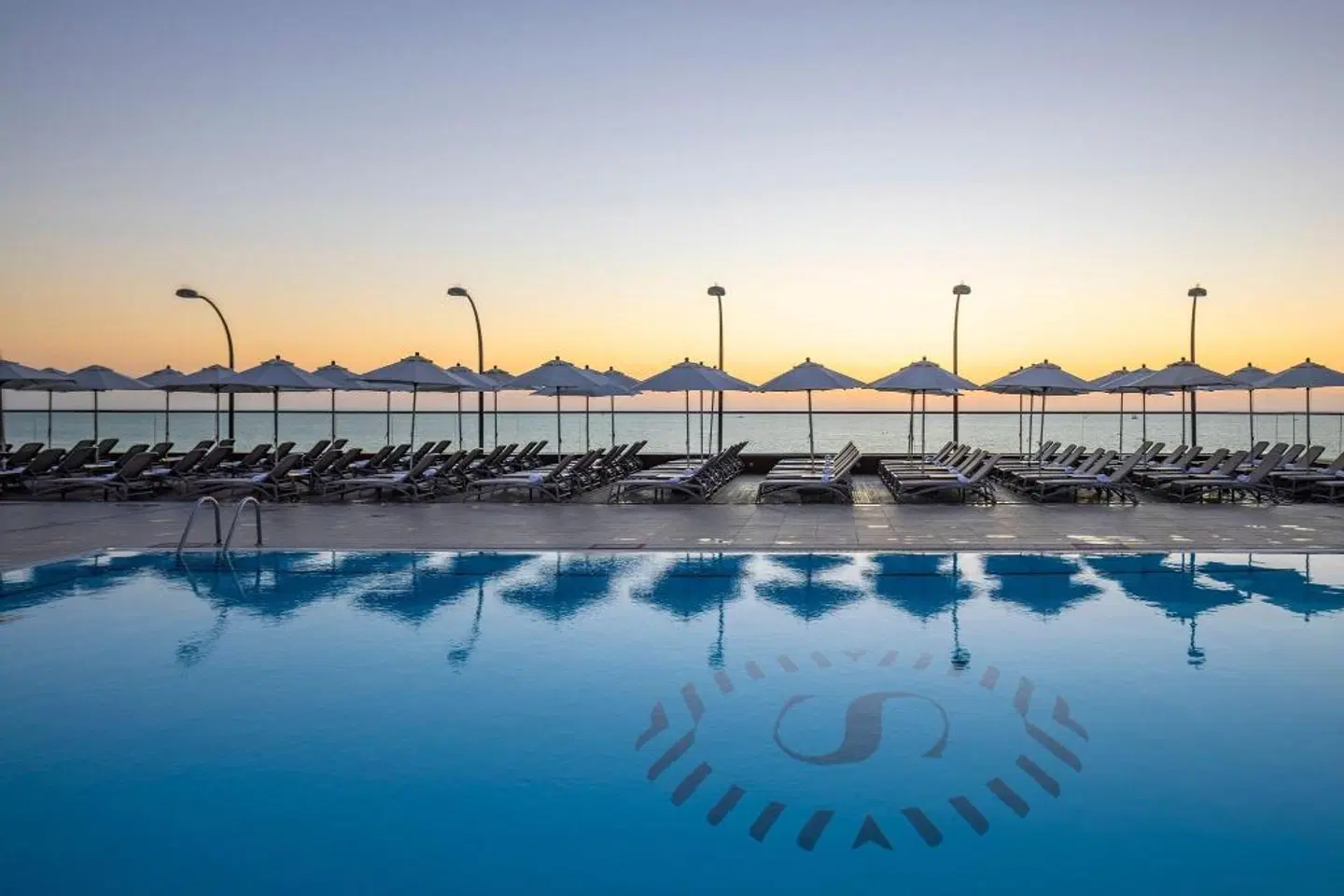 Sheraton Tel Aviv OUTDOOR_POOL