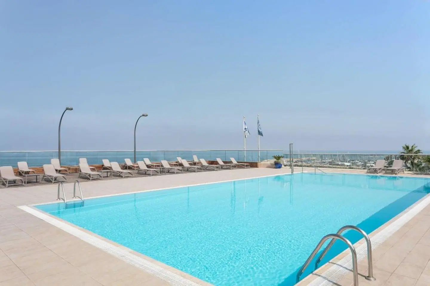 Sheraton Tel Aviv OUTDOOR_POOL