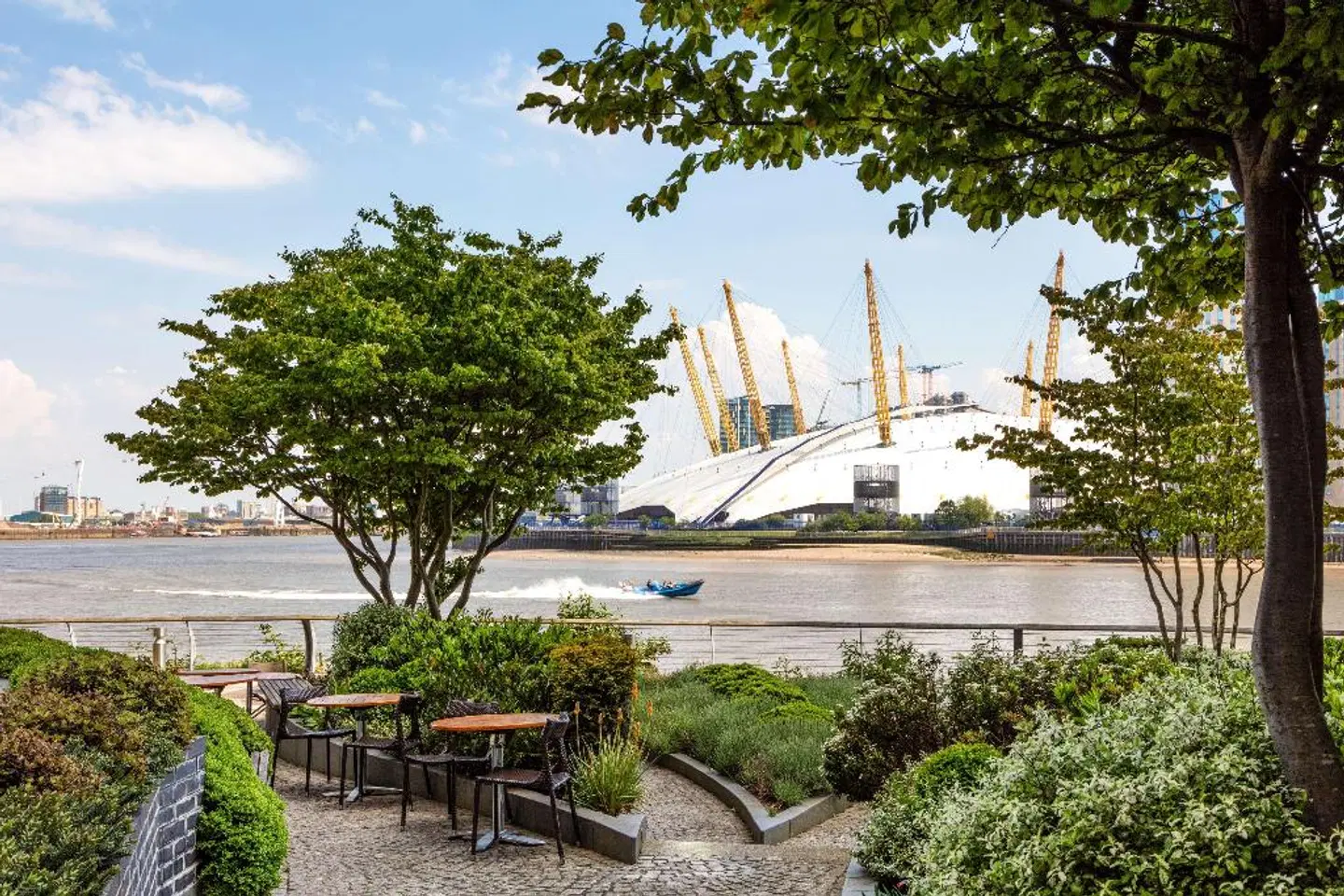Radisson Blu Edwardian New Providence Wharf Hotel EXTERIOR