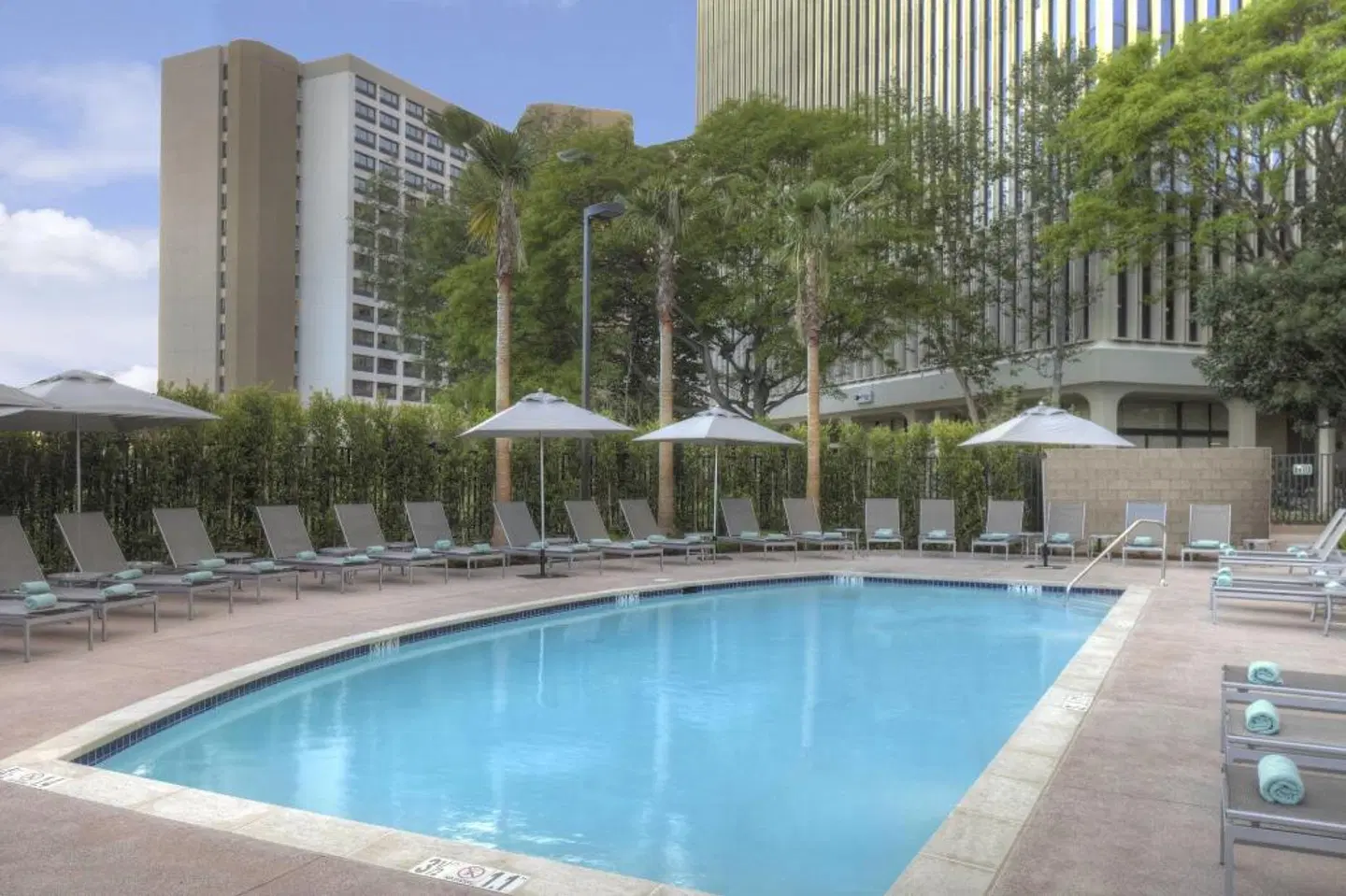 Residence Inn by Marriott Los Angeles LAX/Century Boulevard OUTDOOR_POOL