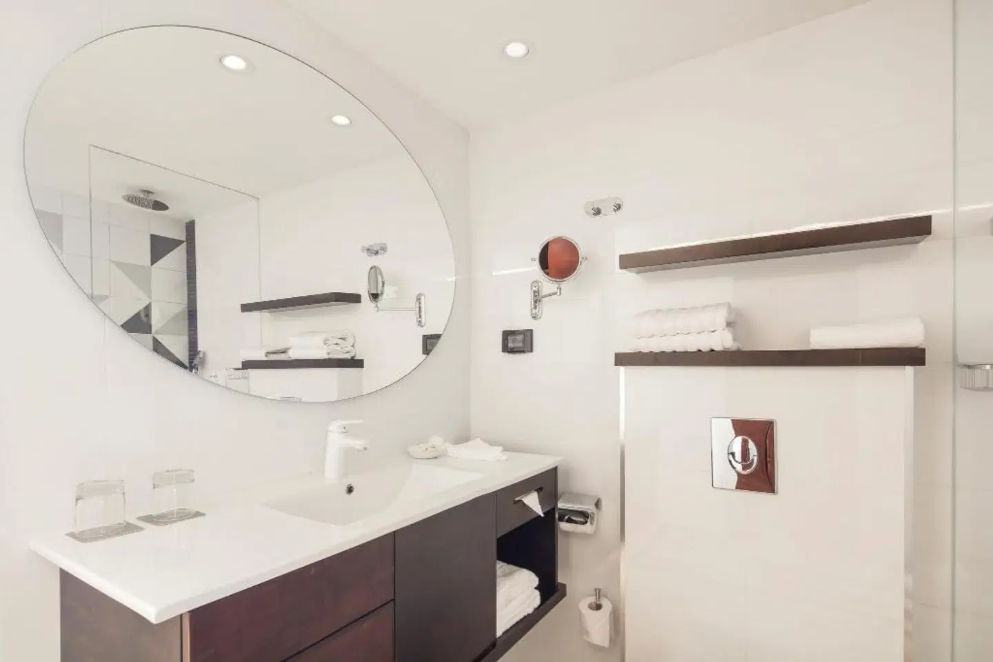 Renaissance Tel Aviv Hotel Badezimmer