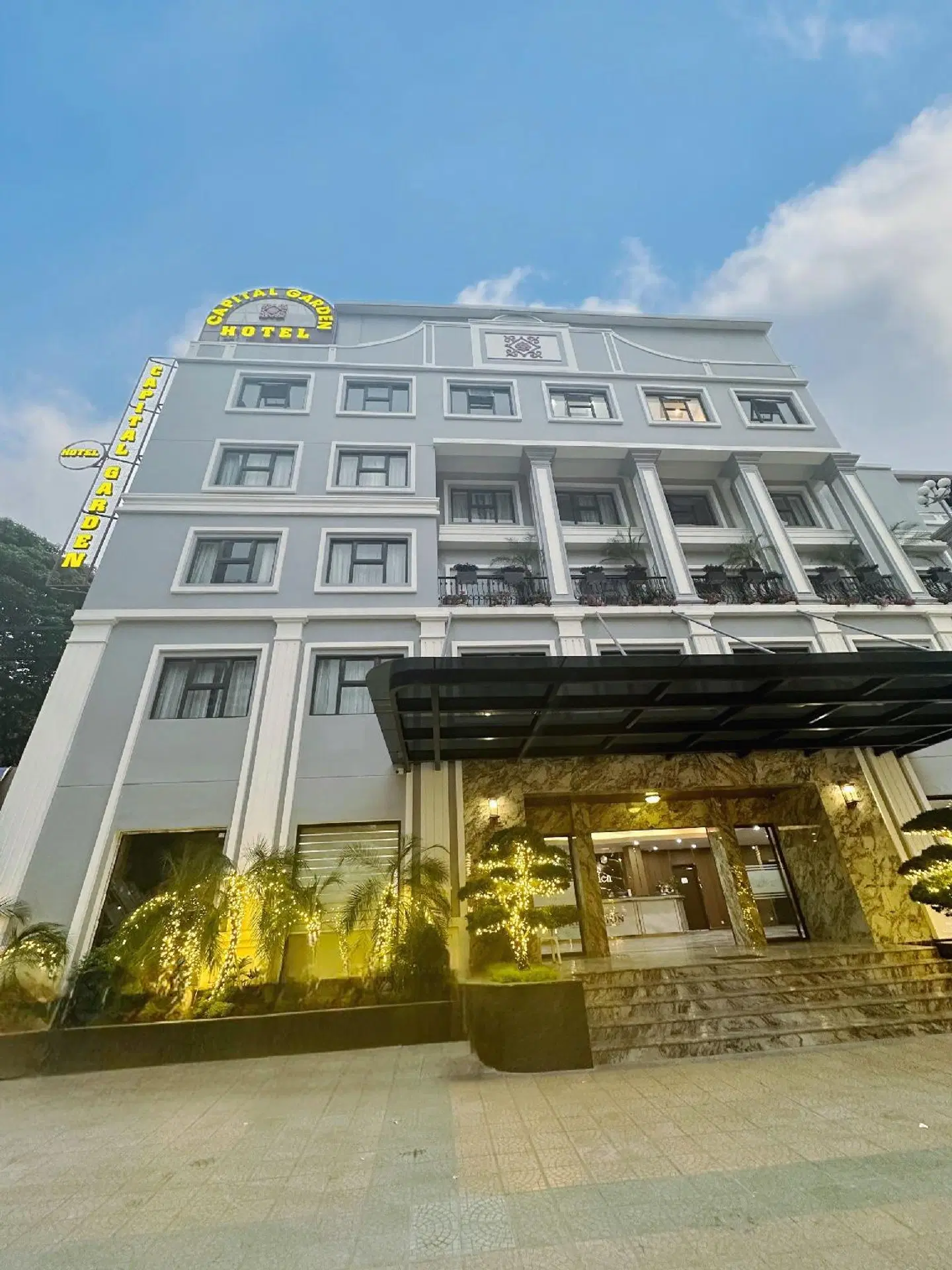 Capital Garden Hotel EXTERIOR