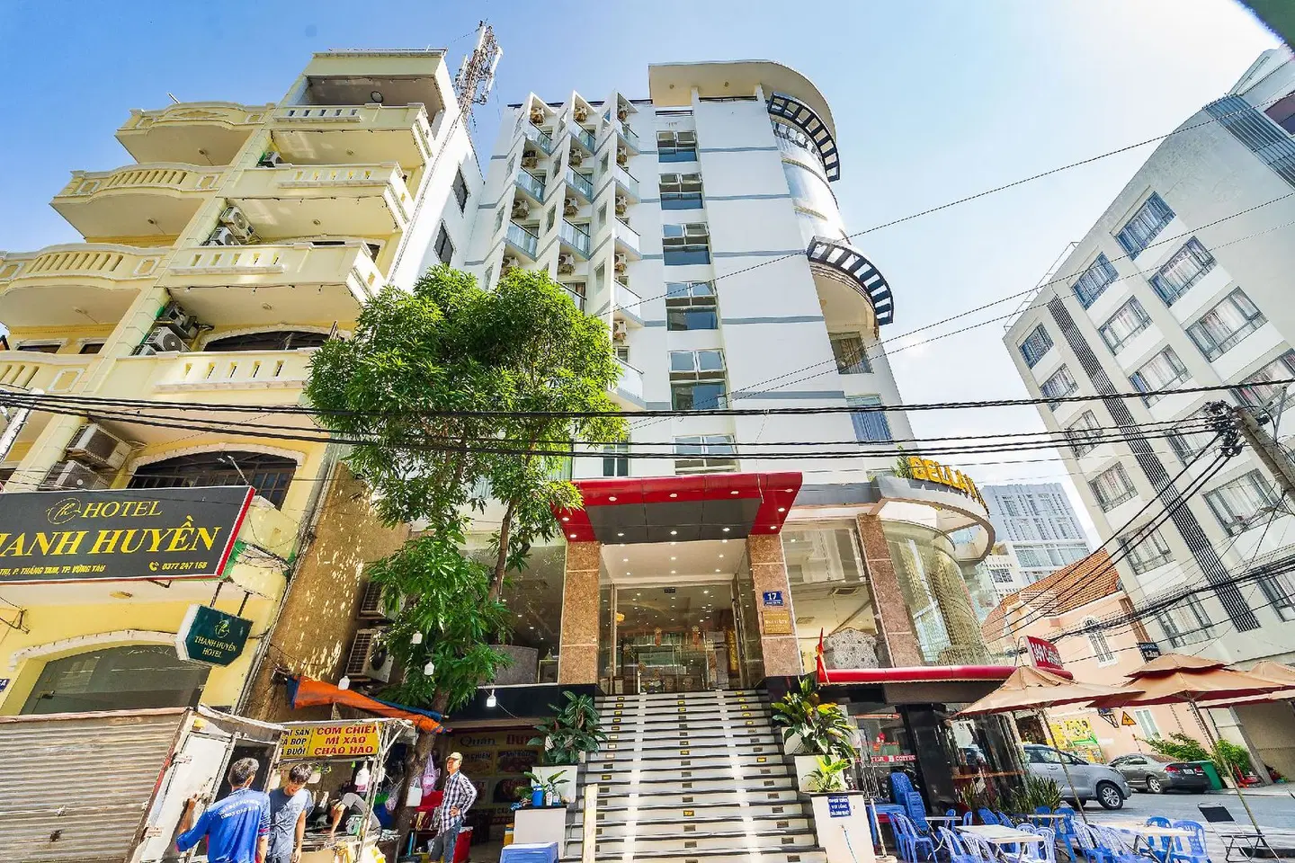 BELLA VT HOTEL EXTERIOR