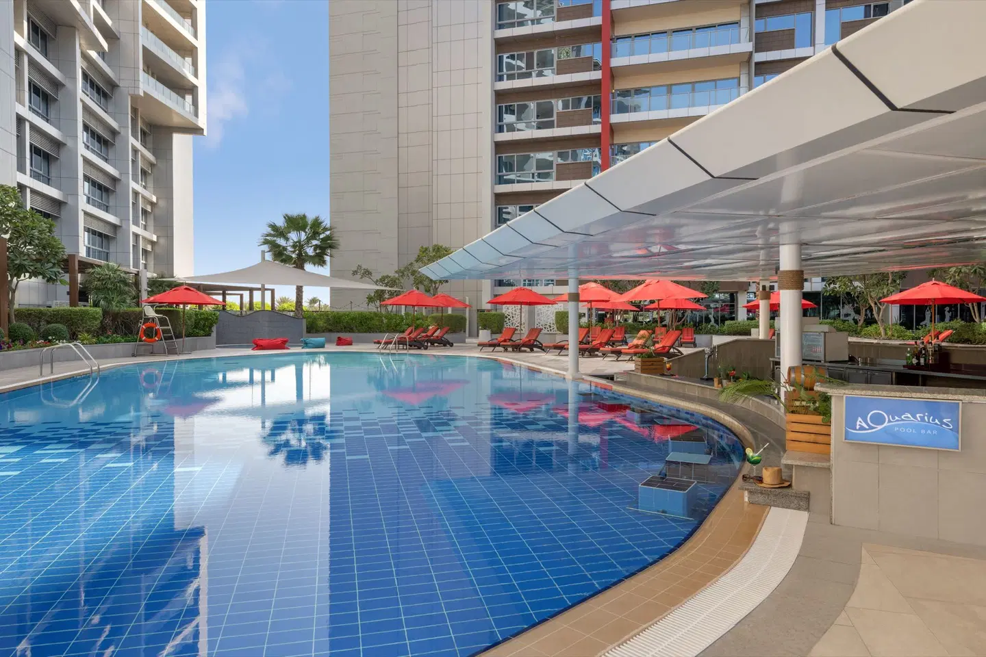 Park Rotana Abu Dhabi OUTDOOR_POOL