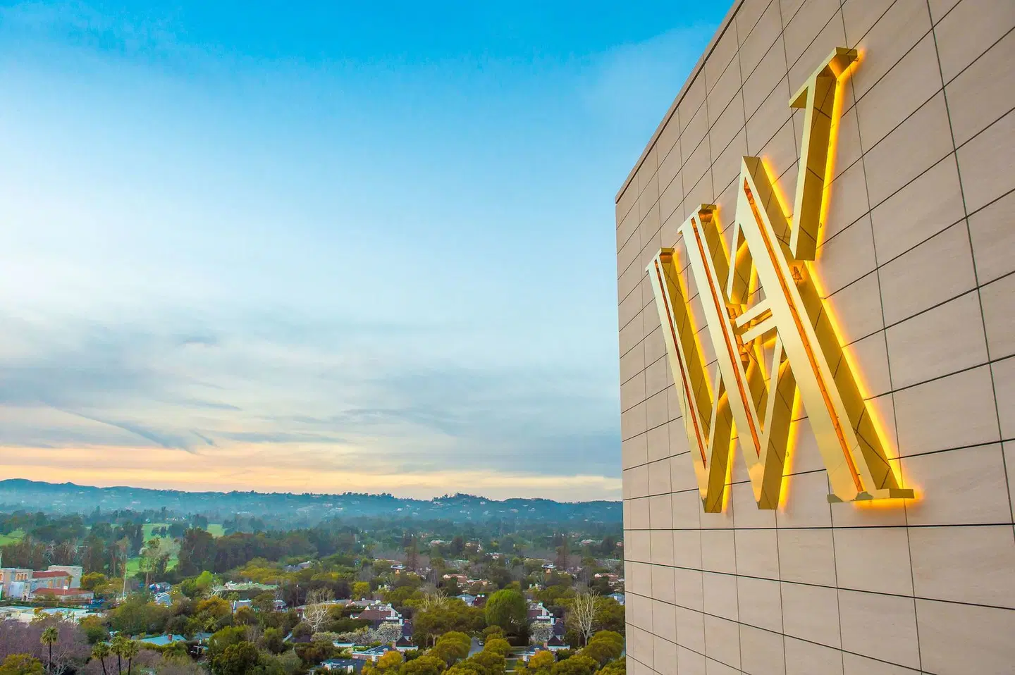 Waldorf Astoria Beverly Hills EXTERIOR