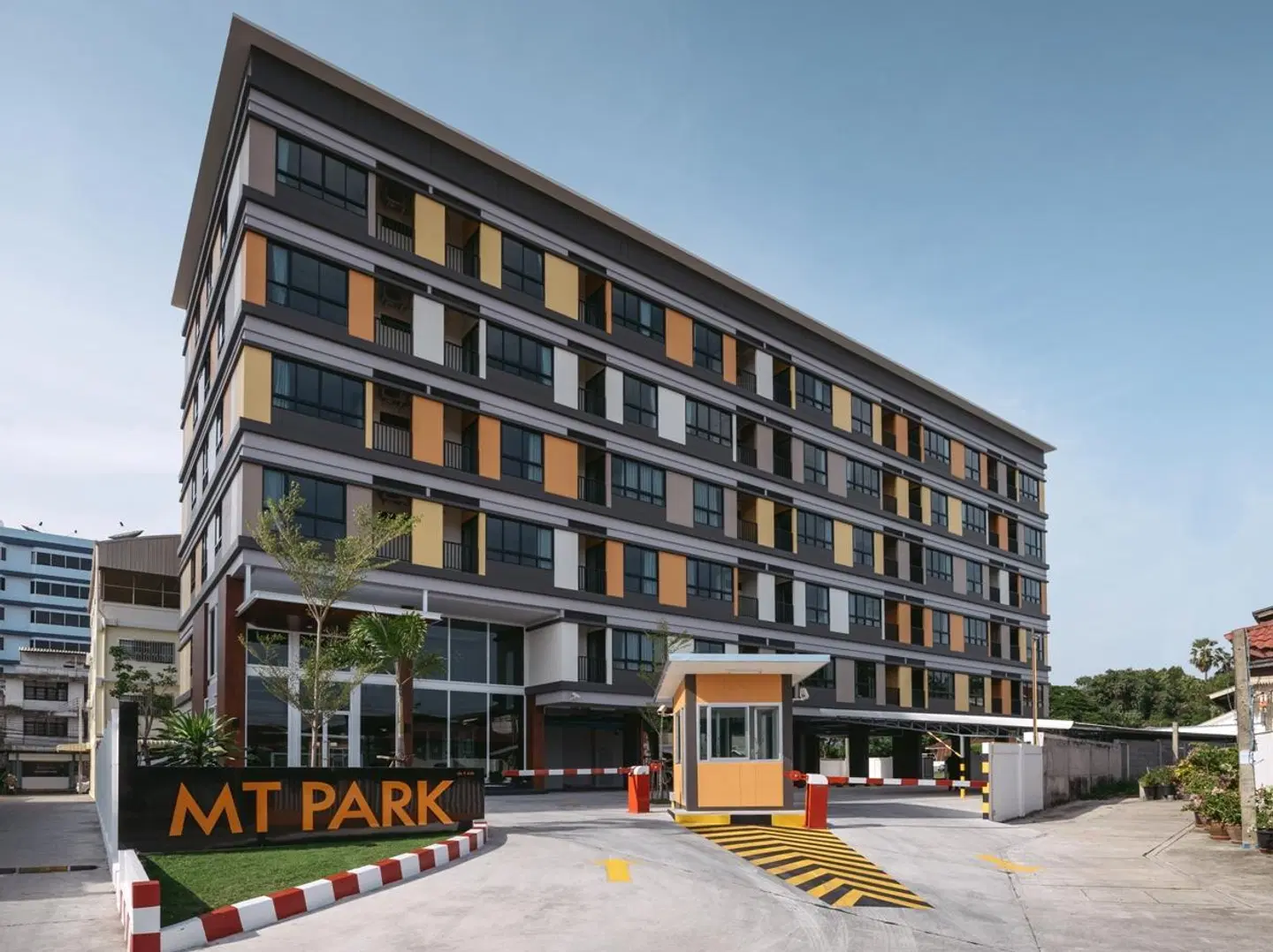 MT Park Residence EXTERIOR