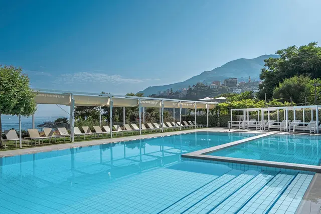 Le Axidie OUTDOOR_POOL