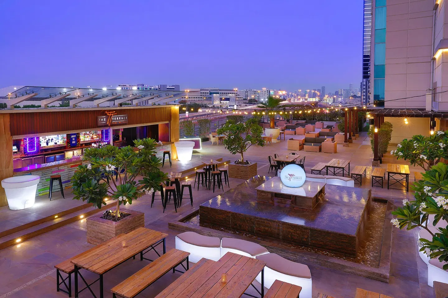 Radisson Blu Hotel Barsha Heights (ehem. Media Rotana) Terrasse
