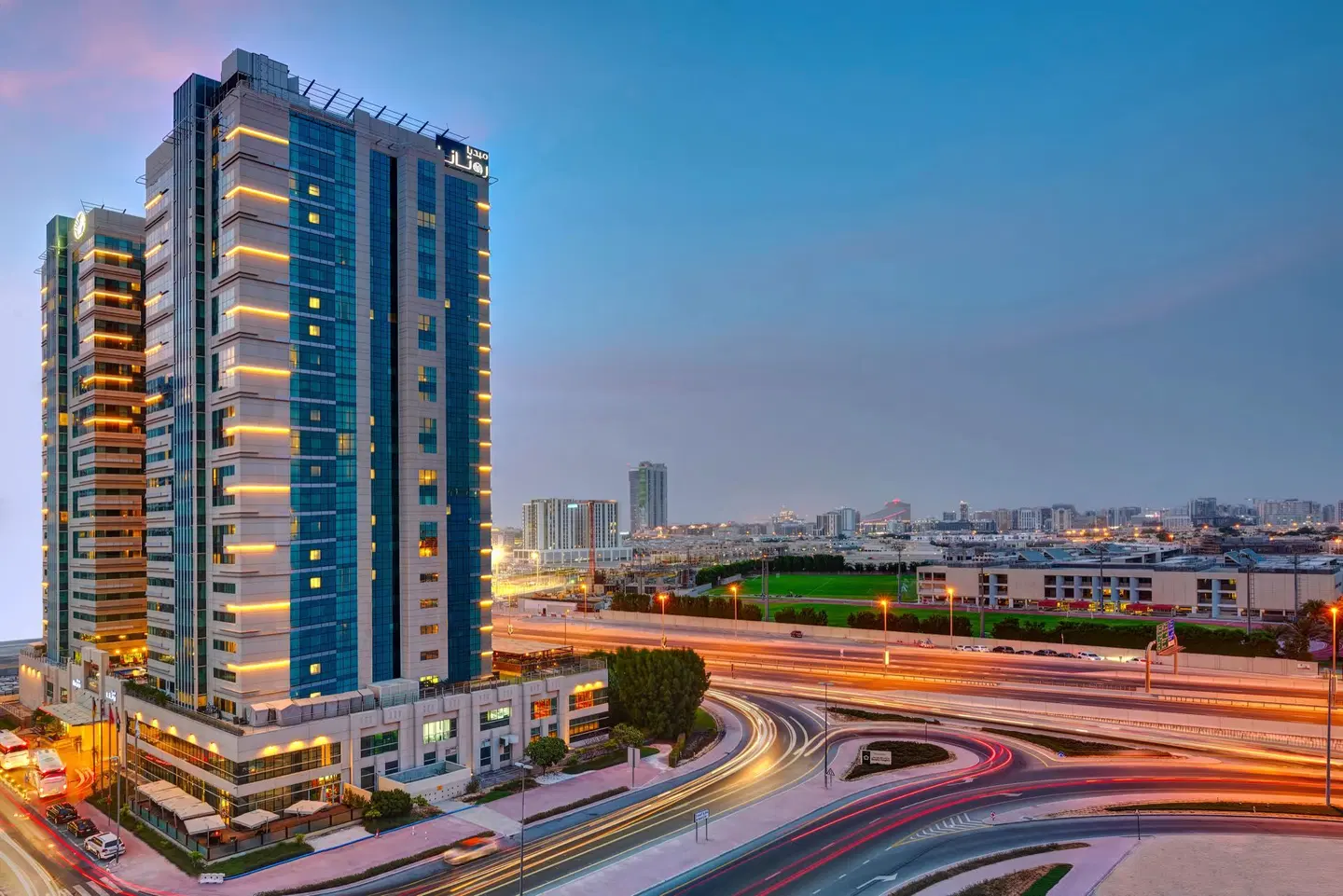 Radisson Blu Hotel Barsha Heights (ehem. Media Rotana) EXTERIOR