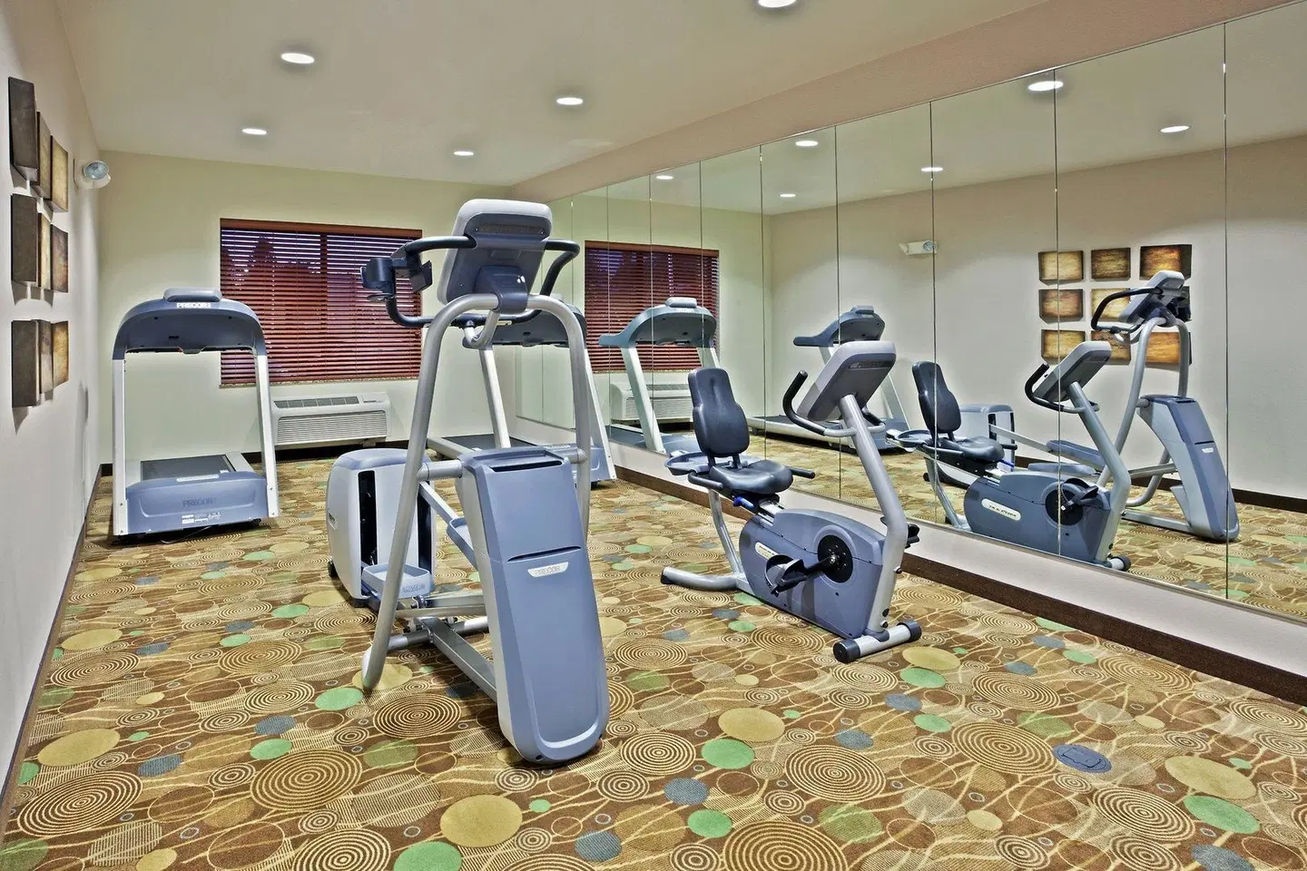 Holiday Inn Express Vancouver Mall-Portland Area SPORTS_AND_LEISURE