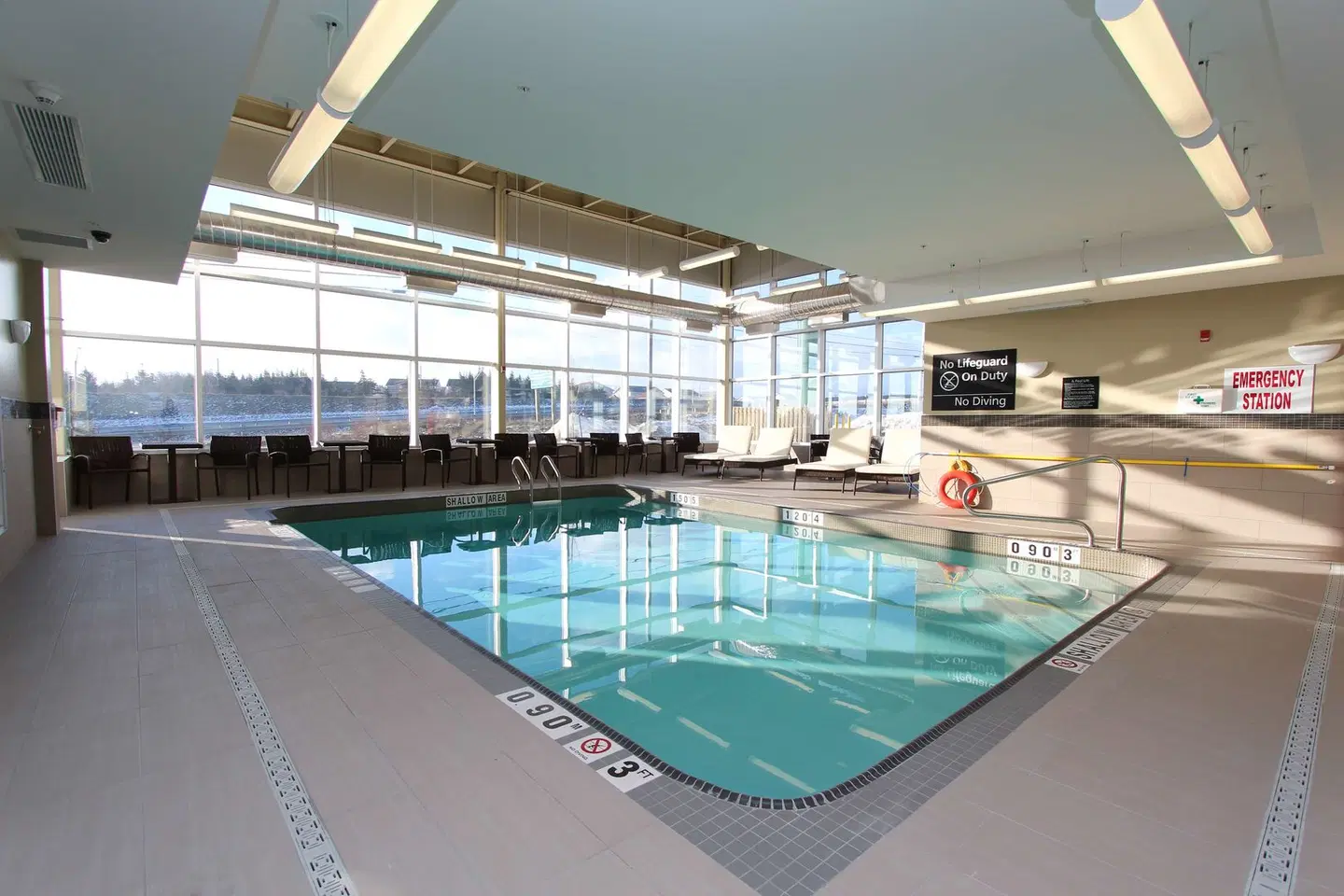 Hampton Inn & Suites by Hilton St. John's Airport Hallenbad