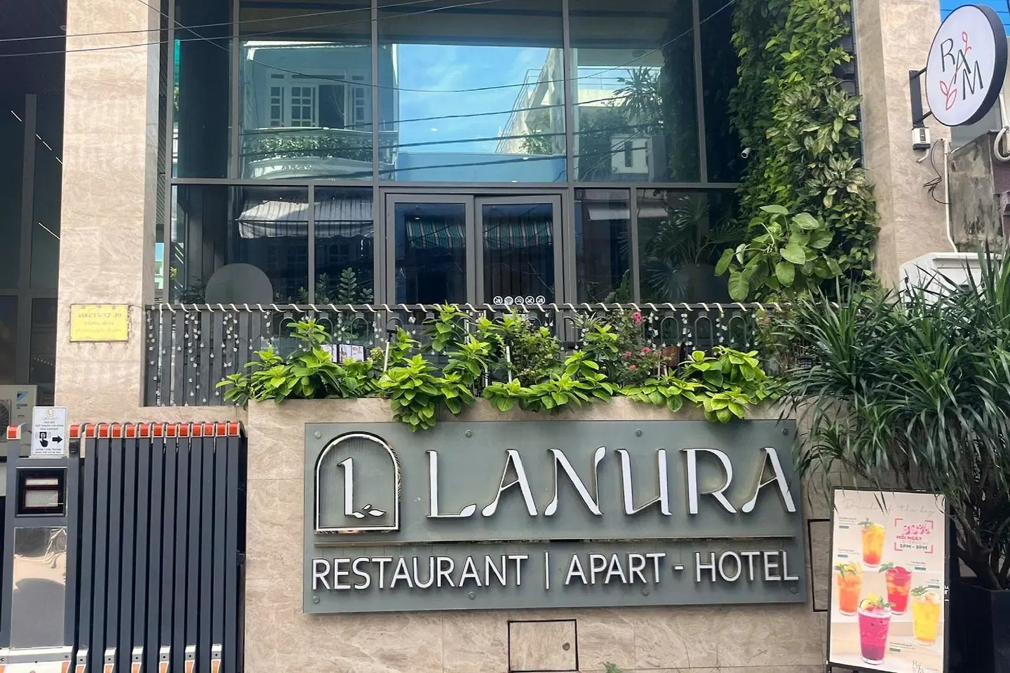 Lanura Apartments and Hotel EXTERIOR