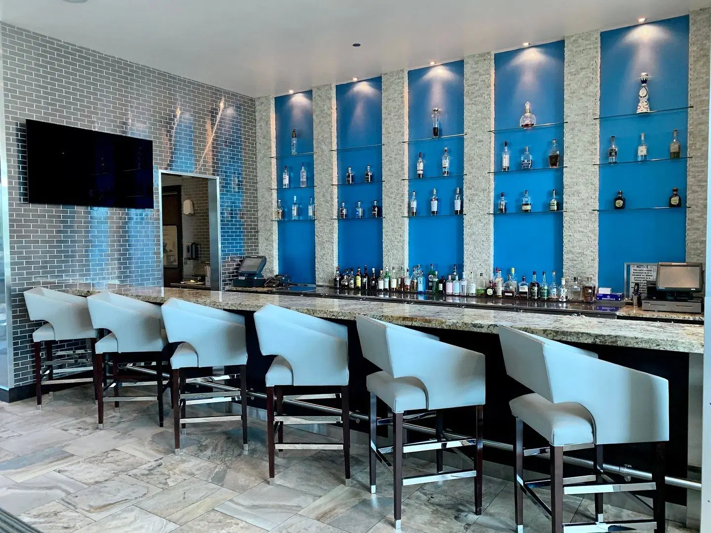 Hotel Indigo Waco by IHG Bar