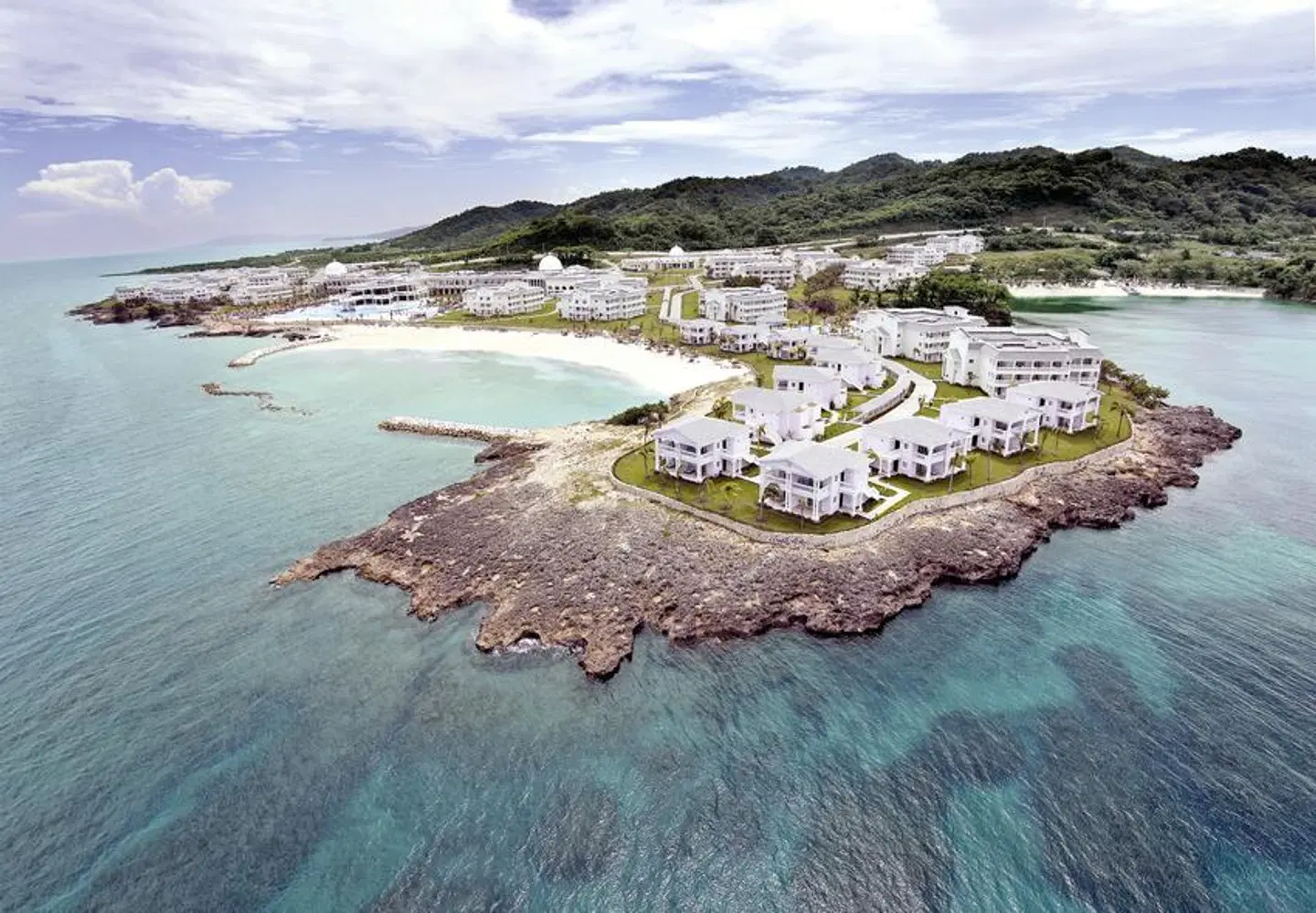 Grand Palladium Lady Hamilton Resort & Spa BEACH