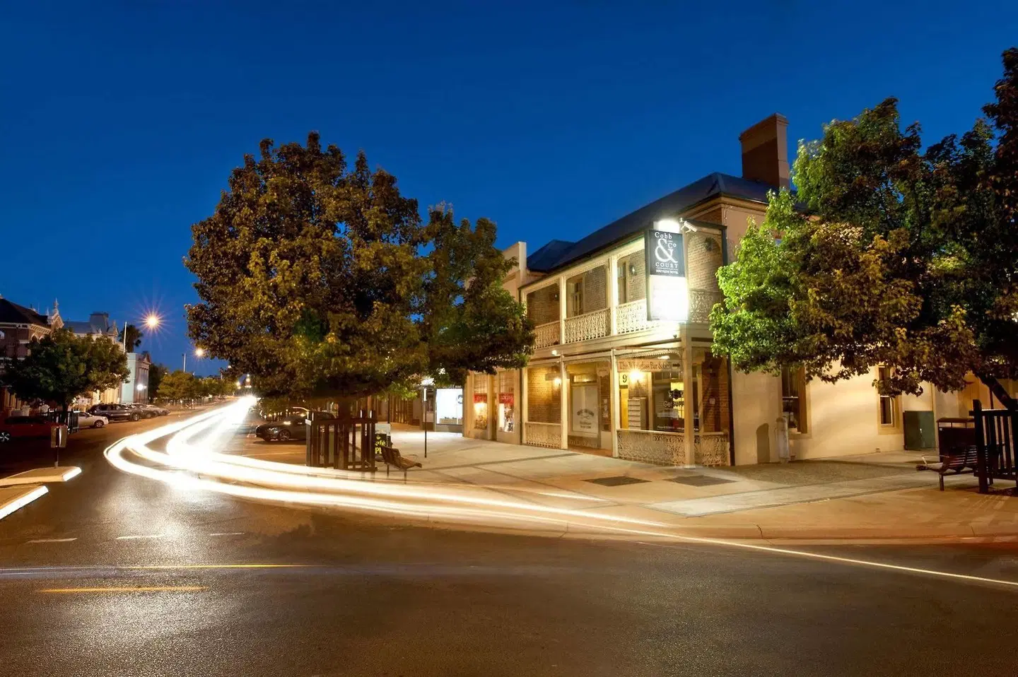 Cobb & Co Court Boutique Hotel EXTERIOR