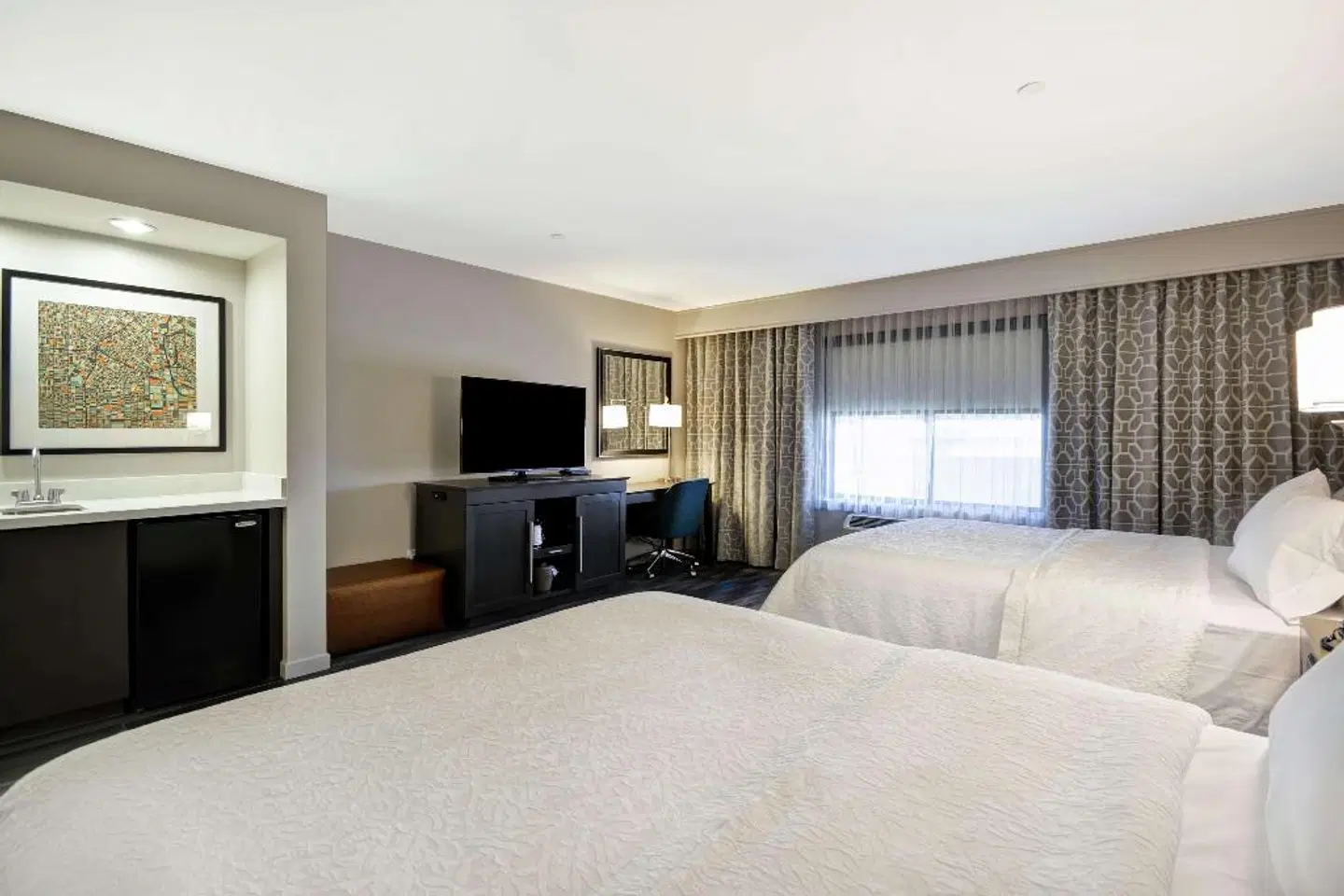 Hampton Inn & Suites Los Angeles Burbank Airport ROOM_EXAMPLE