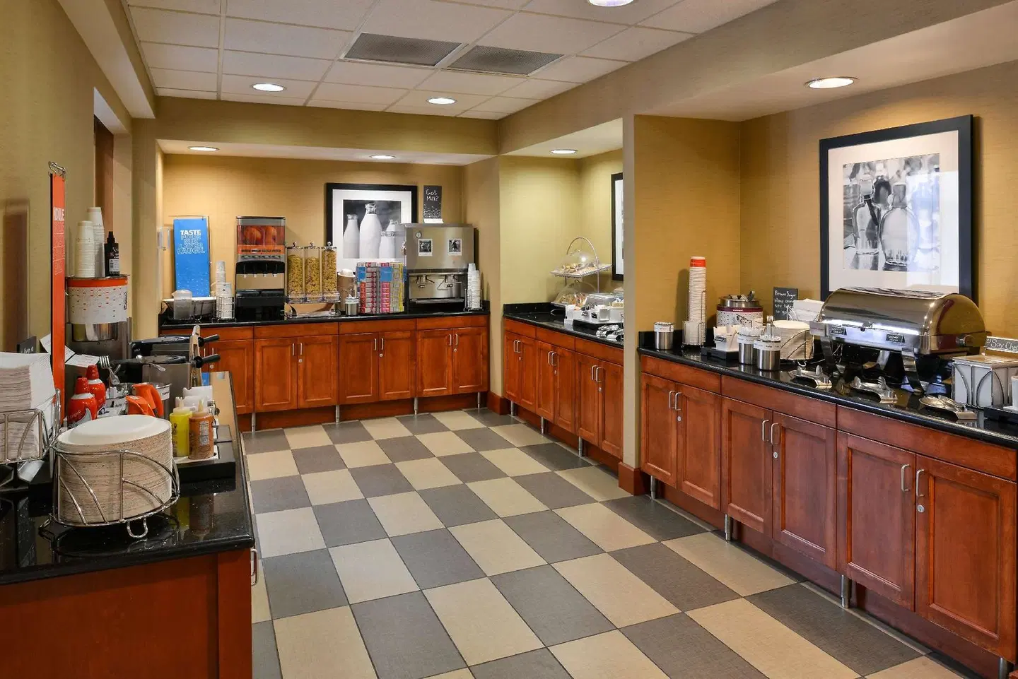 Hampton Inn & Suites Tacoma Restaurant