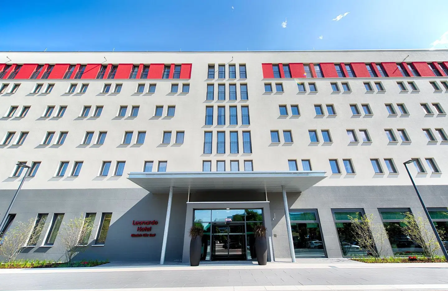 Leonardo Hotel Munich City East EXTERIOR