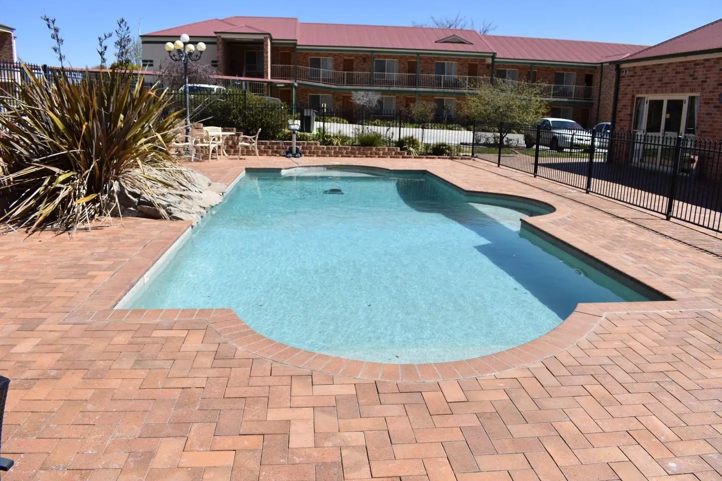 Best Western Plus Ambassador Orange OUTDOOR_POOL